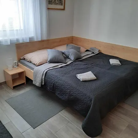 U Boure Apartman Zaječí